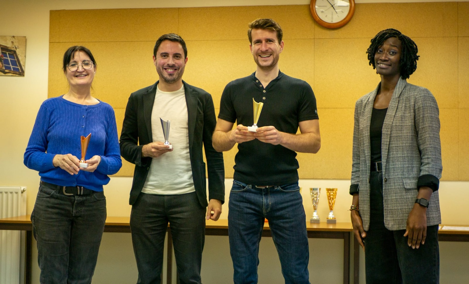 Photo de Vincent et des autres participants d'un concours Toastmasters